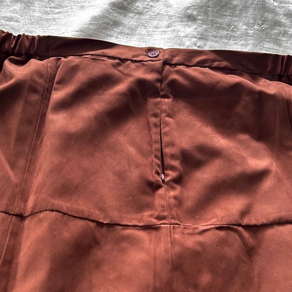 FAUX SUEDE SKIRT, JOAN RIVERS, COLOUR: SADDLE, SIZE 26W, BACK ZIPPER, SIDE WAIST - Picture 8 of 10